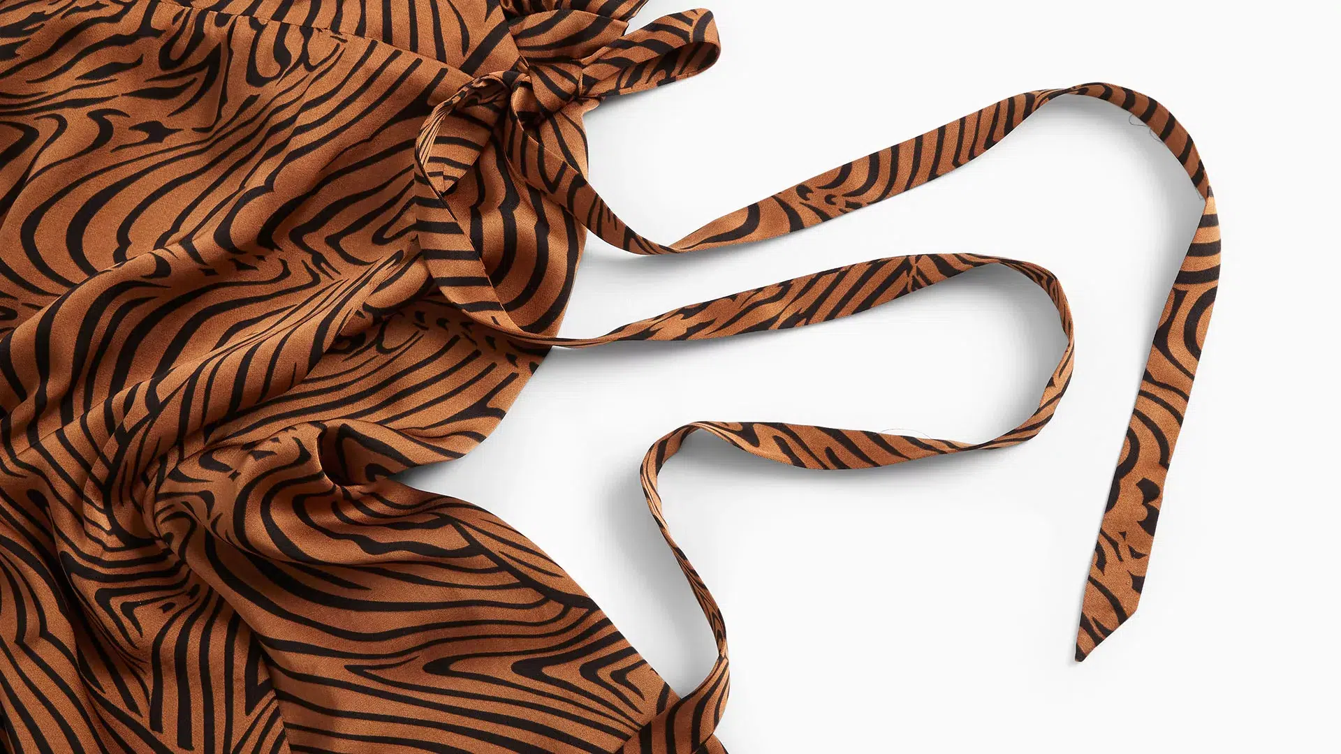 Packshot textile a plat studio photos R2shoot photos packshot vetement home 2 jpg